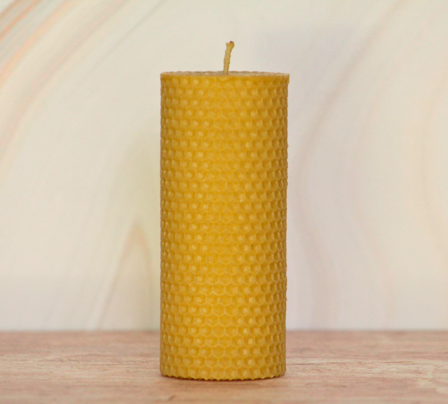 Velas de miel. Mini cirio de 13.5cm de alto x 5.5cm de diámetro. VM13555.