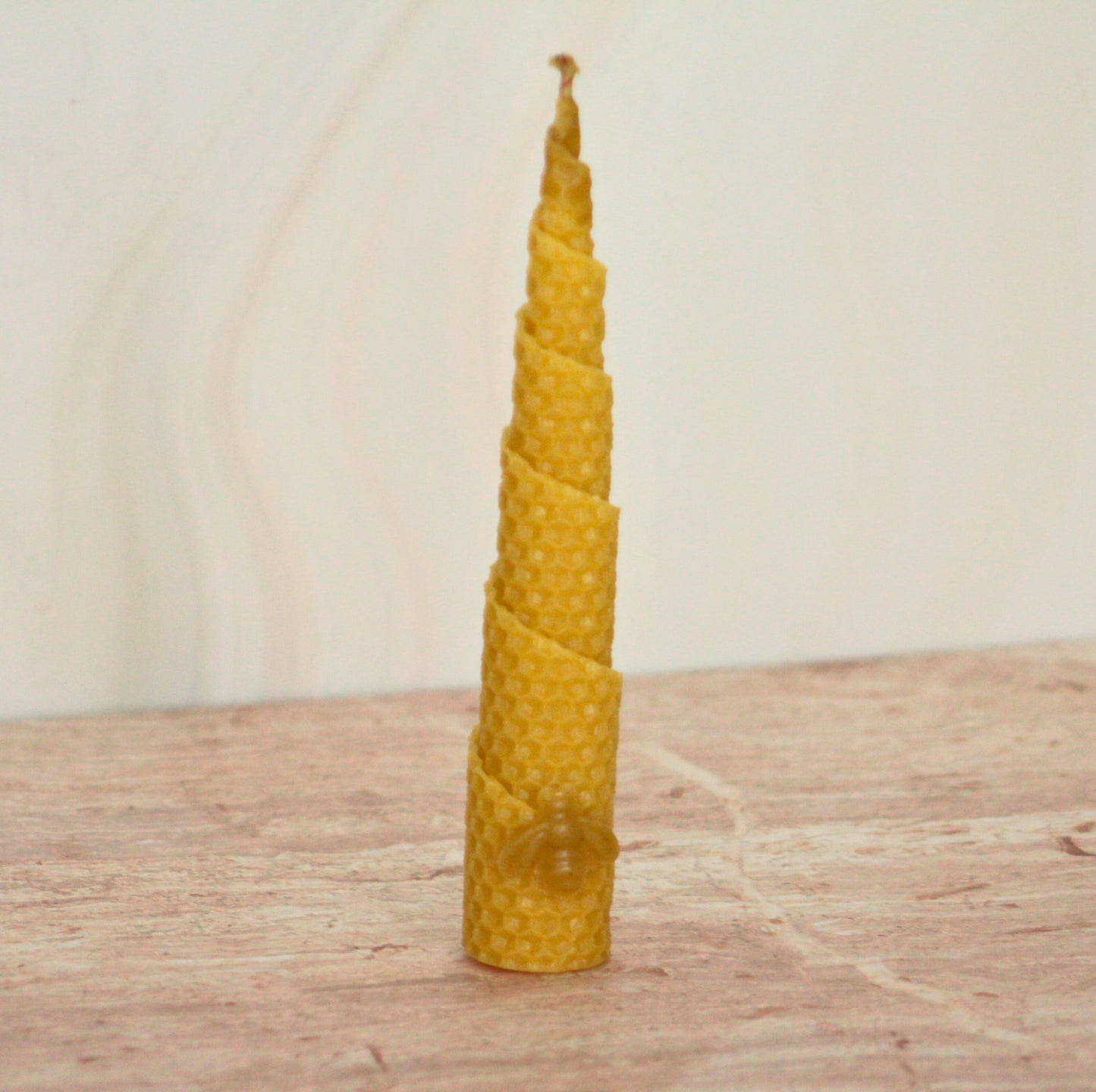 Velas de miel. Velas en espiral 17cm de alto x 3cm de diámetro. VE17030.