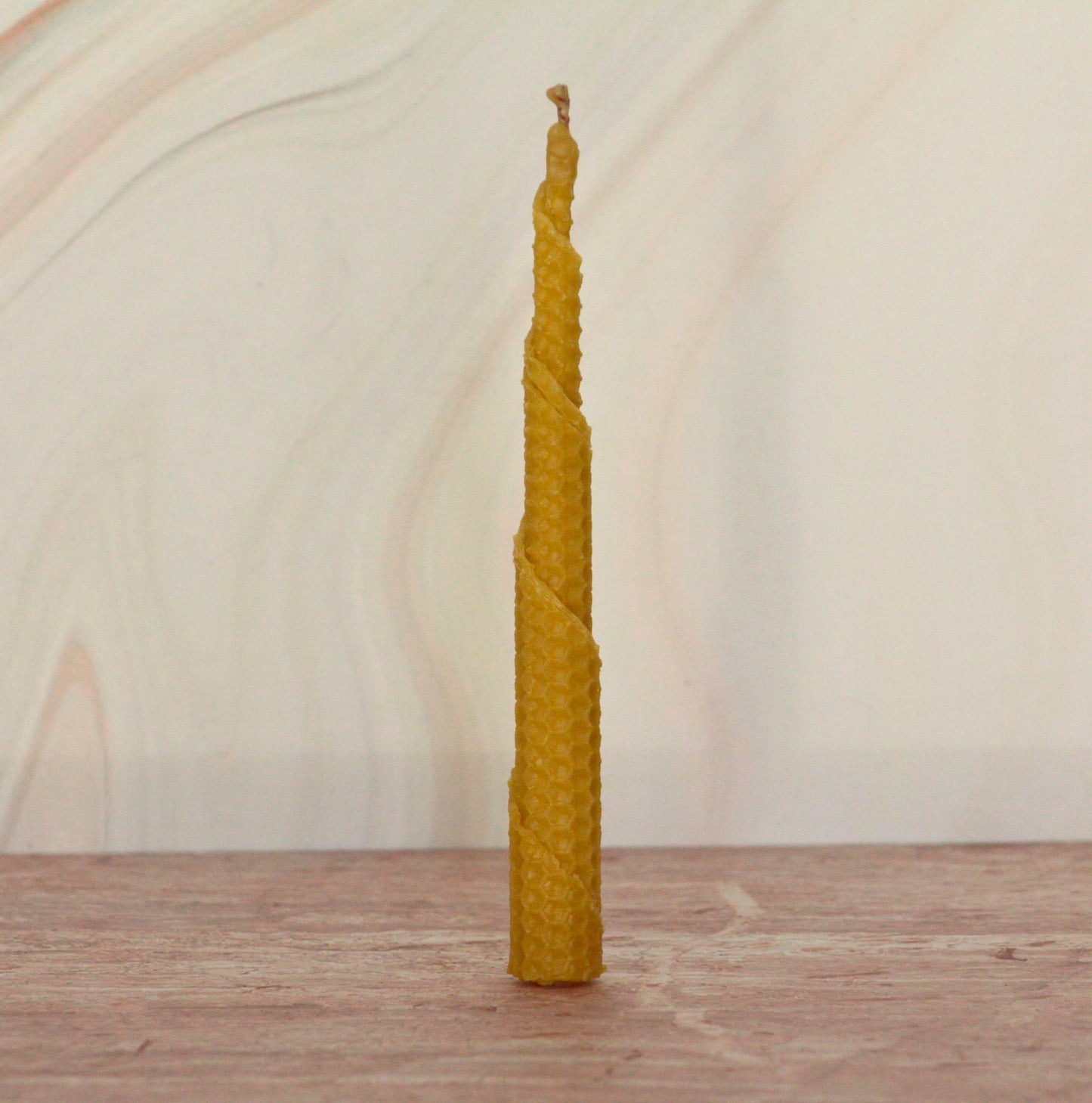 Velas de miel. Velas en espiral 17cm de alto x 2cm de diámetro. VE17020.