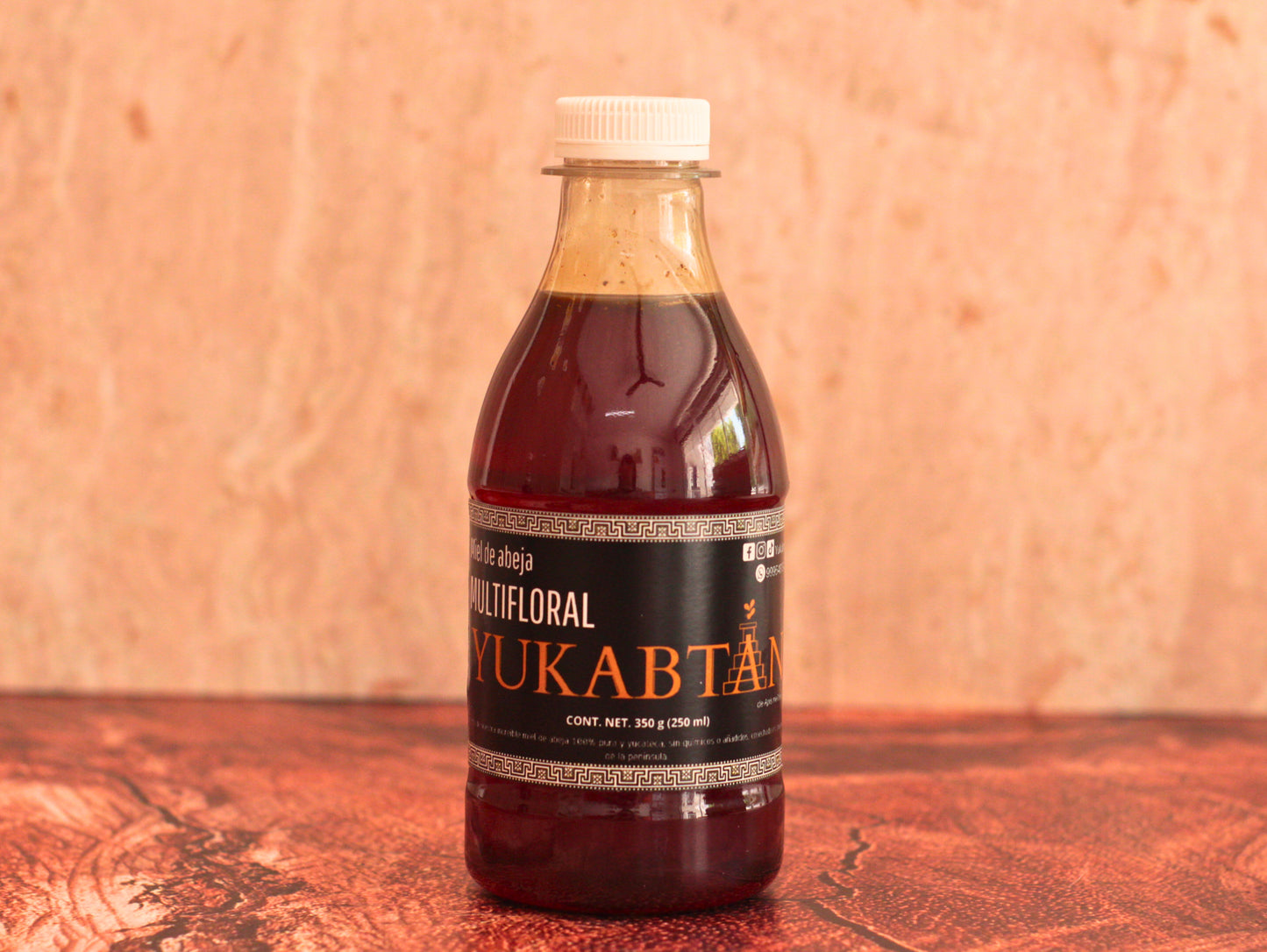 Miel de abeja, botella PET. Contenido 350gr.