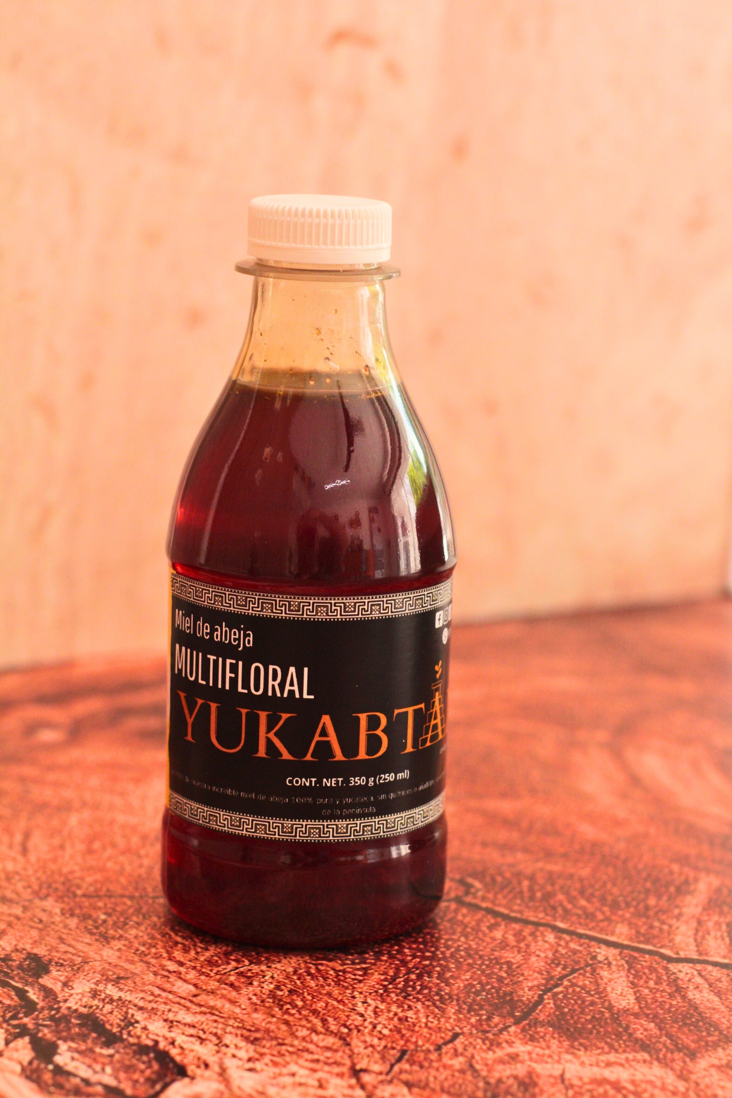 Miel de abeja, botella PET. Contenido 350gr.