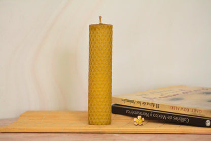 Velas de miel. Velas de 13.5cm de alto x 3cm de diámetro. VM13530.