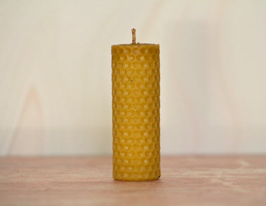 Velas de miel. Velas chicas de 9cm de alto x 3cm de diámetro. VM09030.