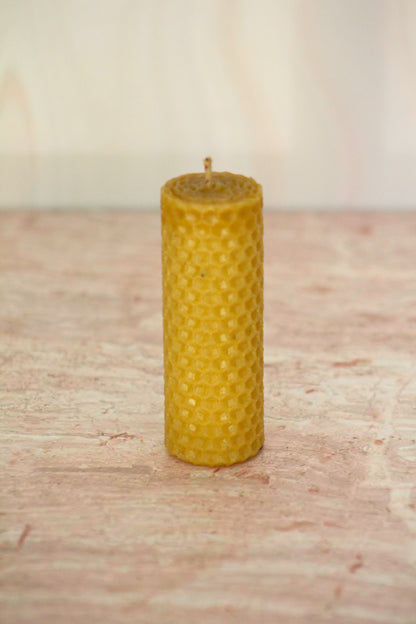 Velas de miel. Velas chicas de 9cm de alto x 3cm de diámetro. VM09030.
