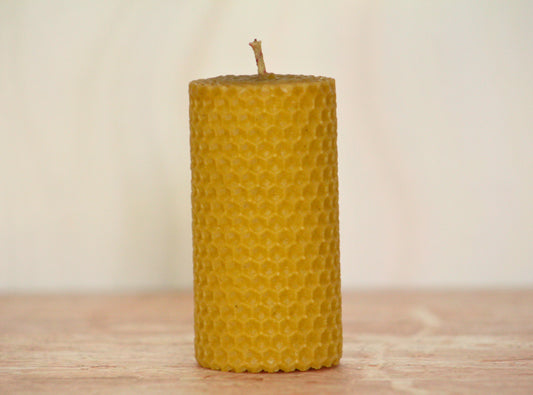Velas de miel. Velas de 9cm de alto x 4.5cm de diámetro. VM09045.