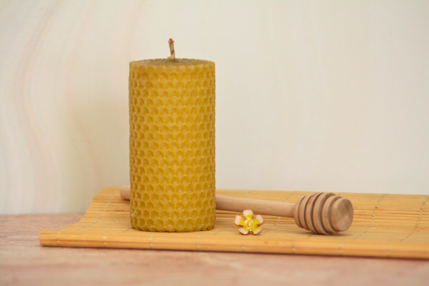 Velas de miel. Velas de 9cm de alto x 4.5cm de diámetro. VM09045.