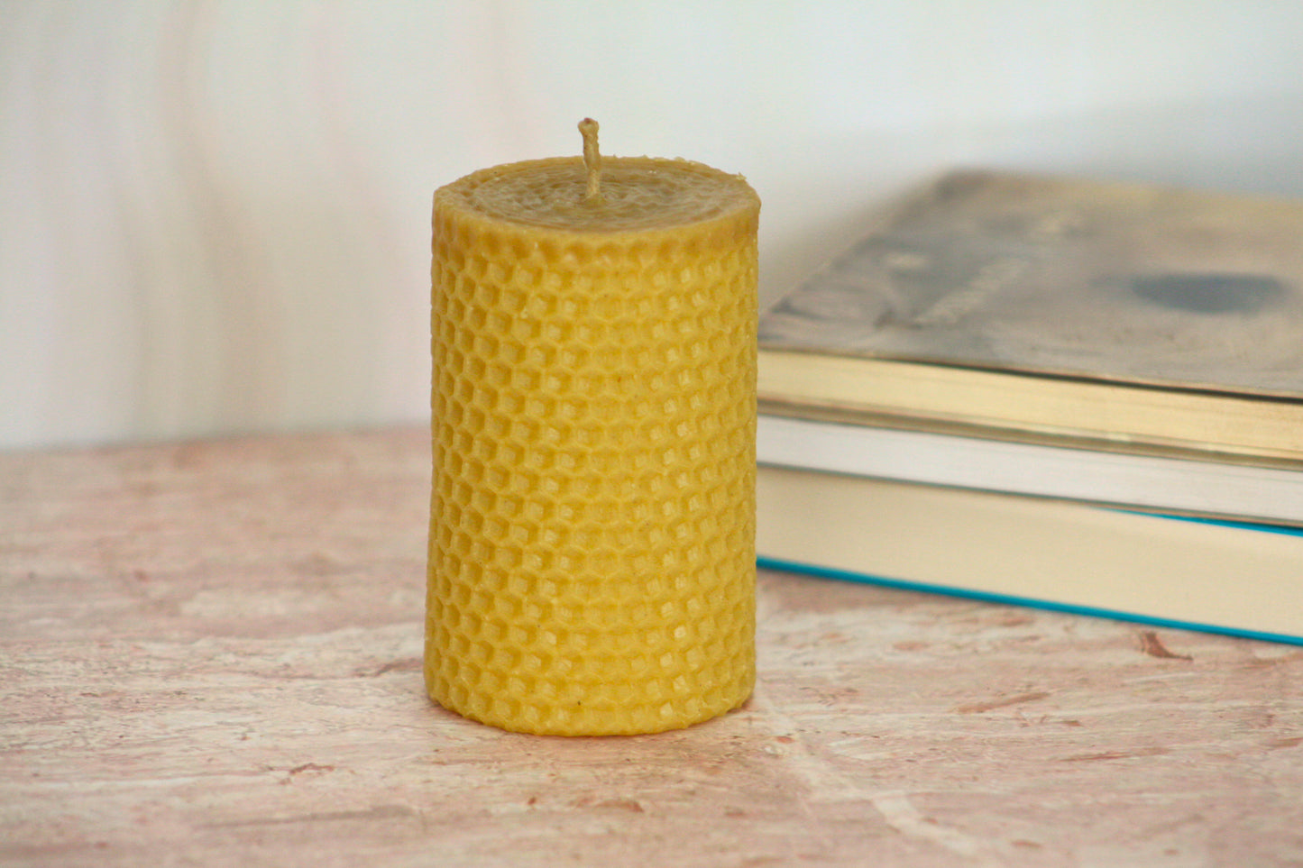 Velas de miel. Velas de 9cm de alto x 5.5cm de diámetro. VM09055.