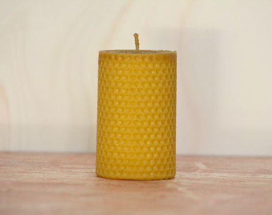 Velas de miel. Velas de 9cm de alto x 5.5cm de diámetro. VM09055.