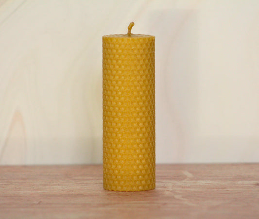 Velas de miel. Velas de 13.5cm de alto x 4.5cm de diámetro. VM13545.
