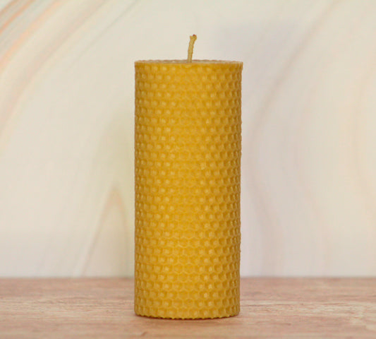 Velas de miel. Mini cirio de 13.5cm de alto x 5.5cm de diámetro. VM13555.