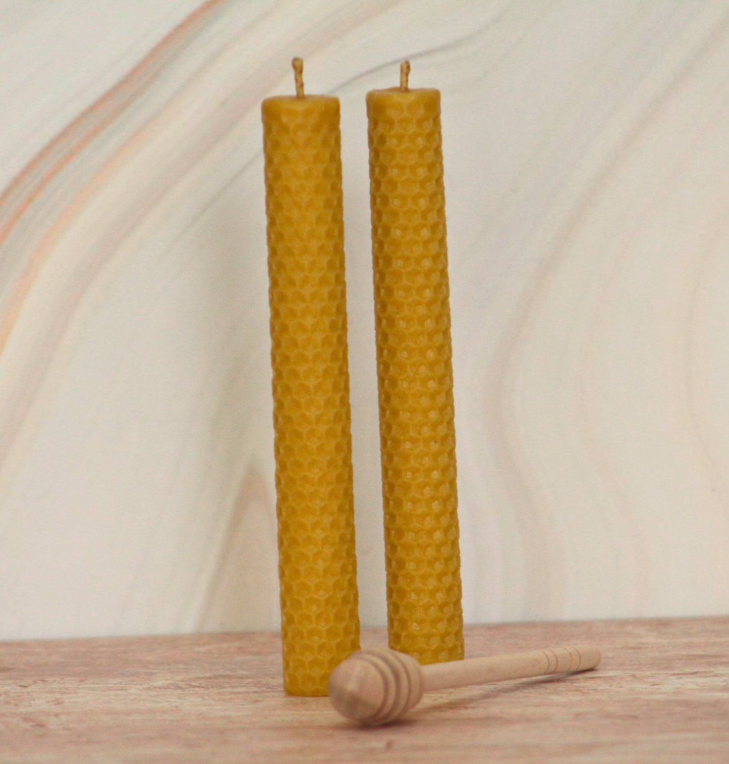 Velas de miel. Velas de 18cm de alto x 2cm de diámetro. VM18020.
