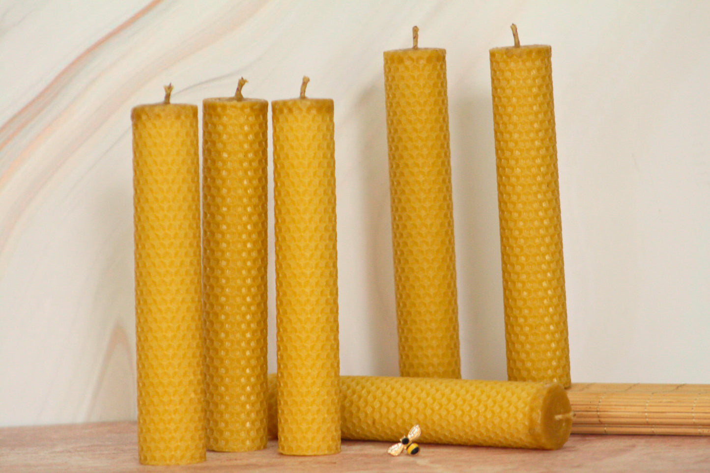 Velas de miel. Velas de 18cm de alto x 3cm de diámetro. VM18030.