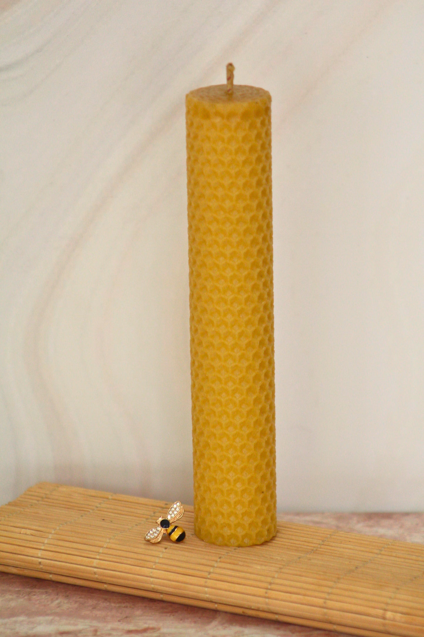 Velas de miel. Velas de 18cm de alto x 3cm de diámetro. VM18030.