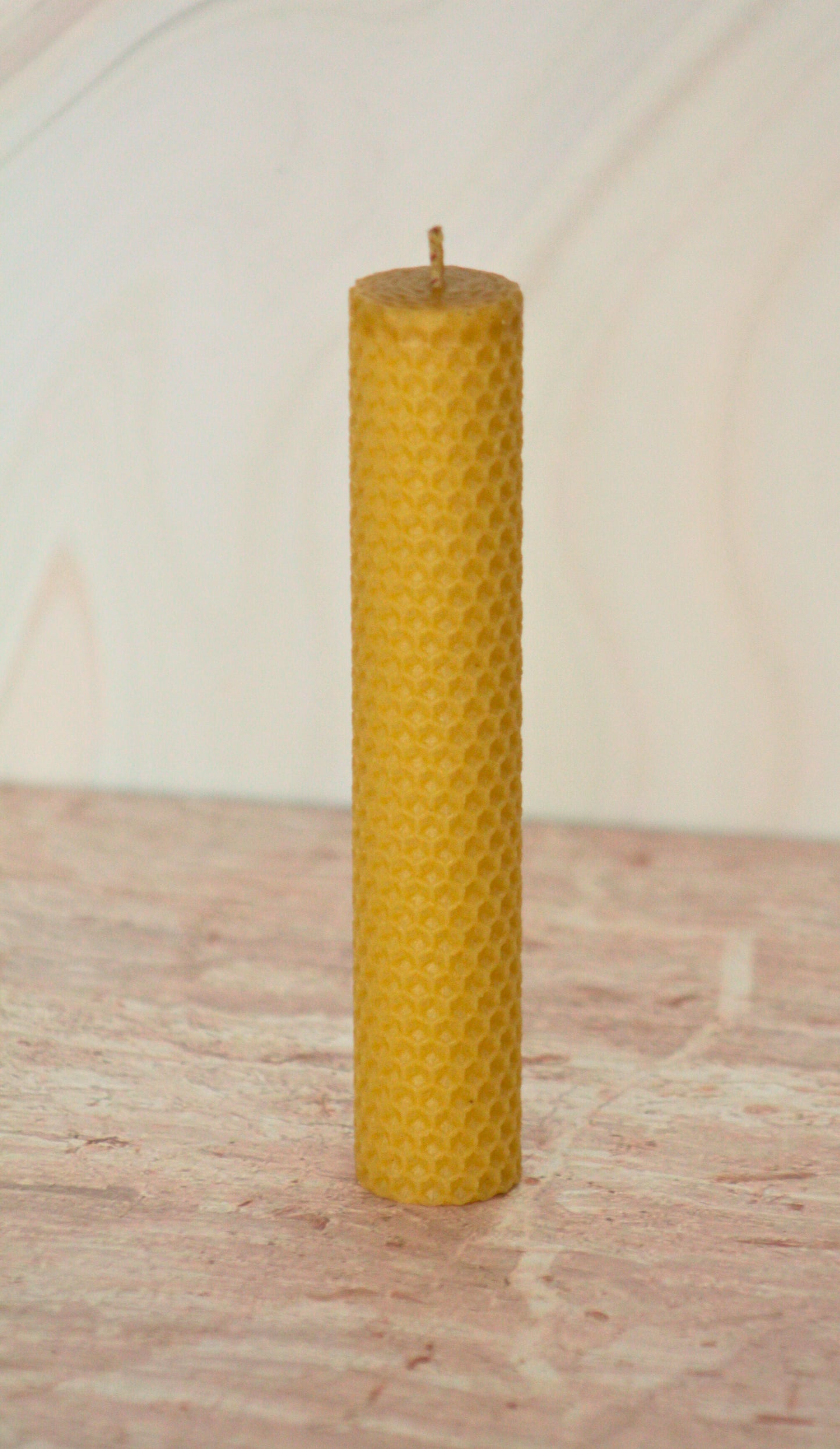 Velas de miel. Velas de 18cm de alto x 3cm de diámetro. VM18030.