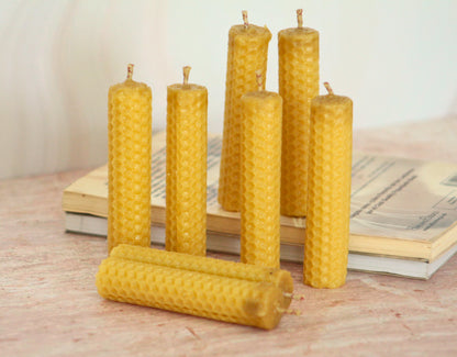 Velas de miel. Mini velas delgadas de 10cm de alto x 2cm de diámetro. VD10020.