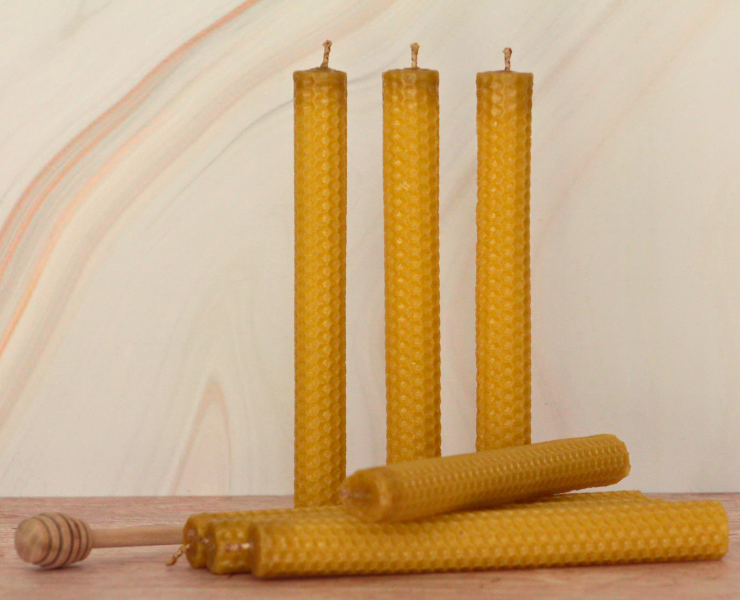 Velas de miel. Velas delgadas de 20cm de alto x 2cm de diámetro. VD20020.