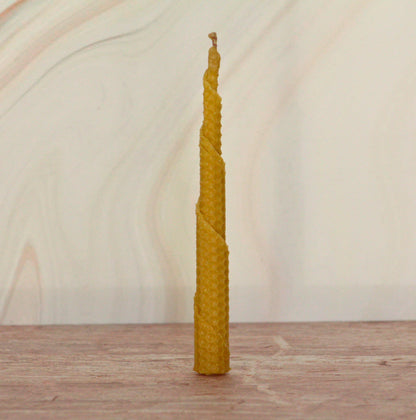 Velas de miel. Velas en espiral 17cm de alto x 2cm de diámetro. VE17020.