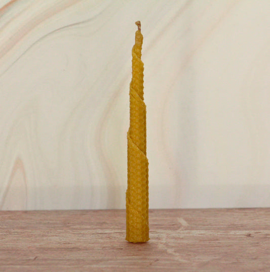 Velas de miel. Velas en espiral 17cm de alto x 2cm de diámetro. VE17020.