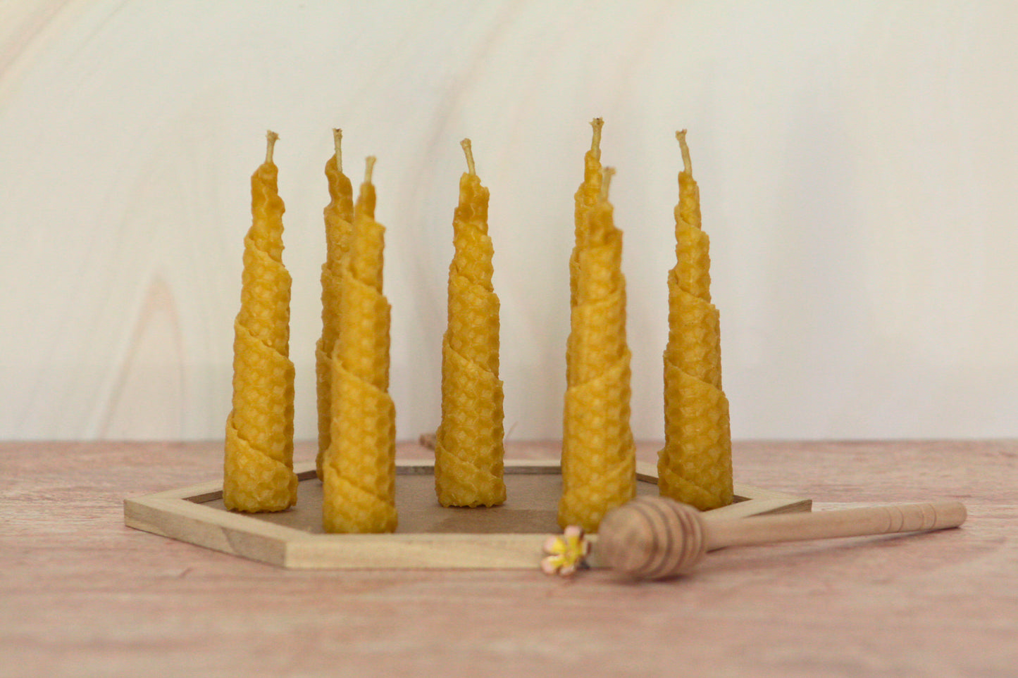 Velas de miel. Mini velas en espiral 10cm de alto x 1.5cm de diámetro. VE10015.